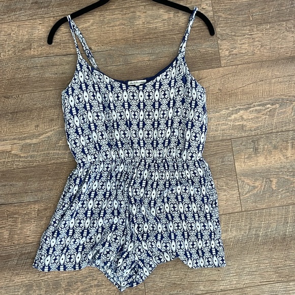 EUC Charlotte Russe Romper - Picture 1 of 7